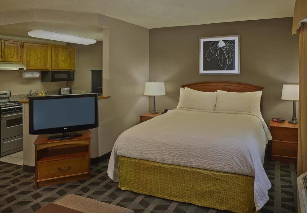 Towneplace Suites By Marriott St. Petersburg Clearwater Exterior foto